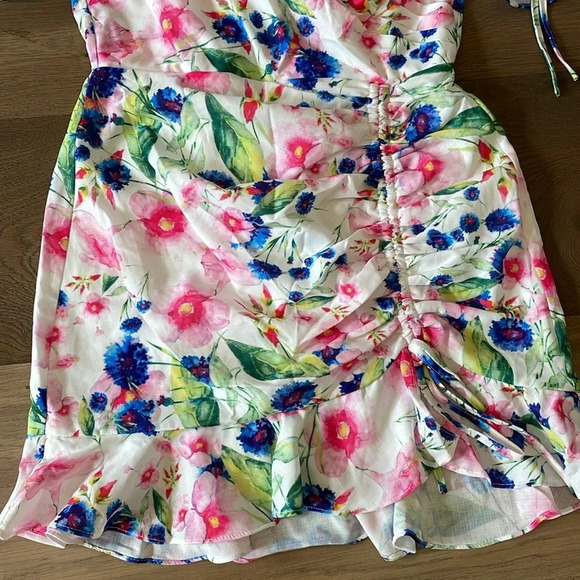 Beautiful Floral Puff Sleeves Dress Size Large NWT - Picture 3 of 8
